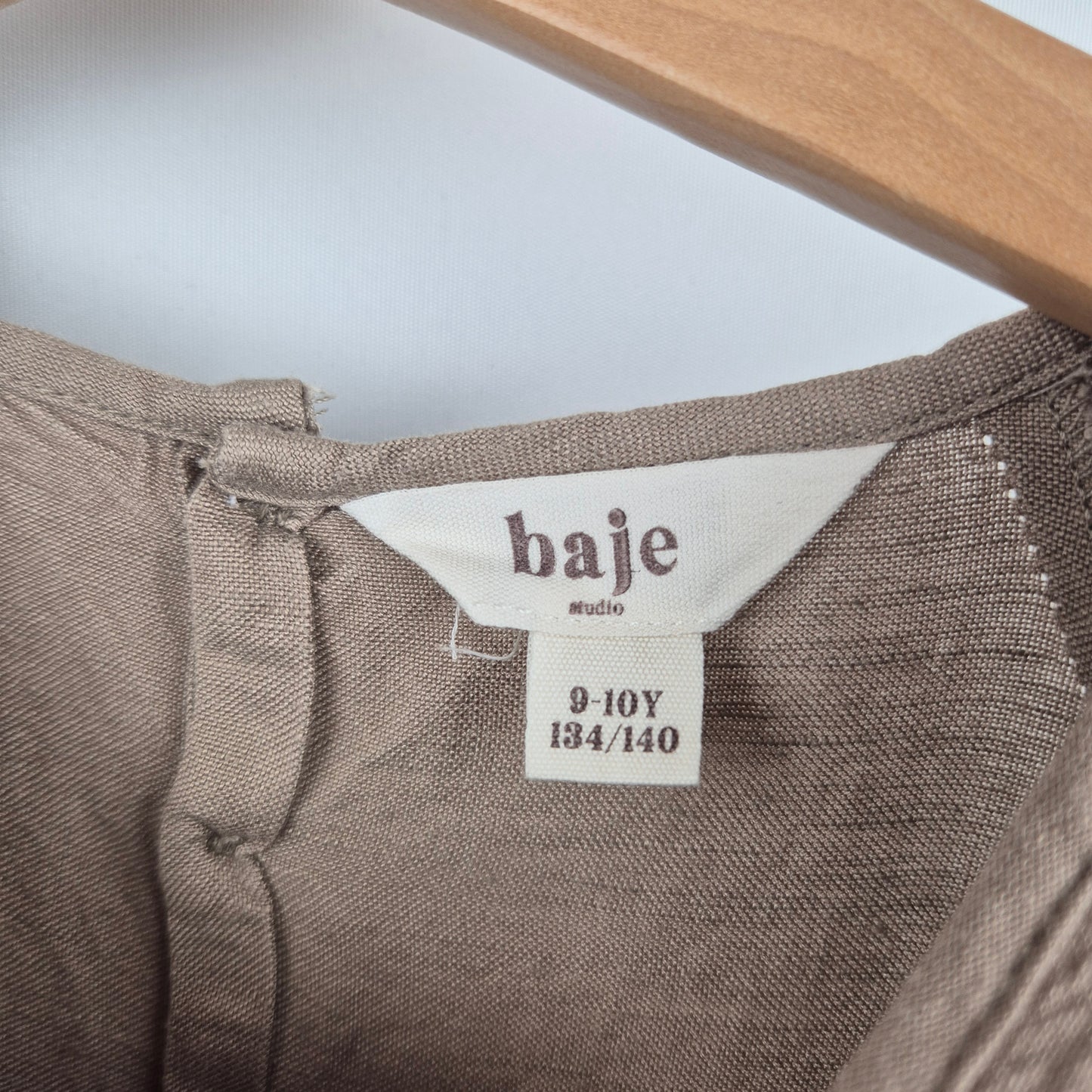 Meisje 122 - Baje Studio - Als nieuw